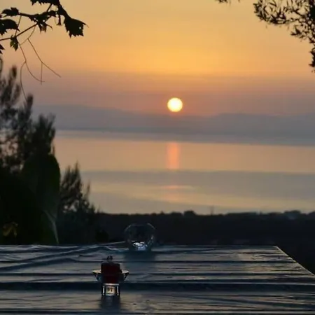 Alta Mare - Up To 13p *