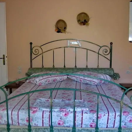 Alta Mare - Up To 13p *